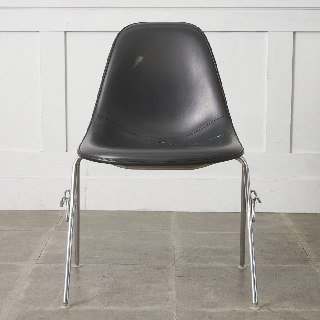 サイドシェルチェア スタッキングベース