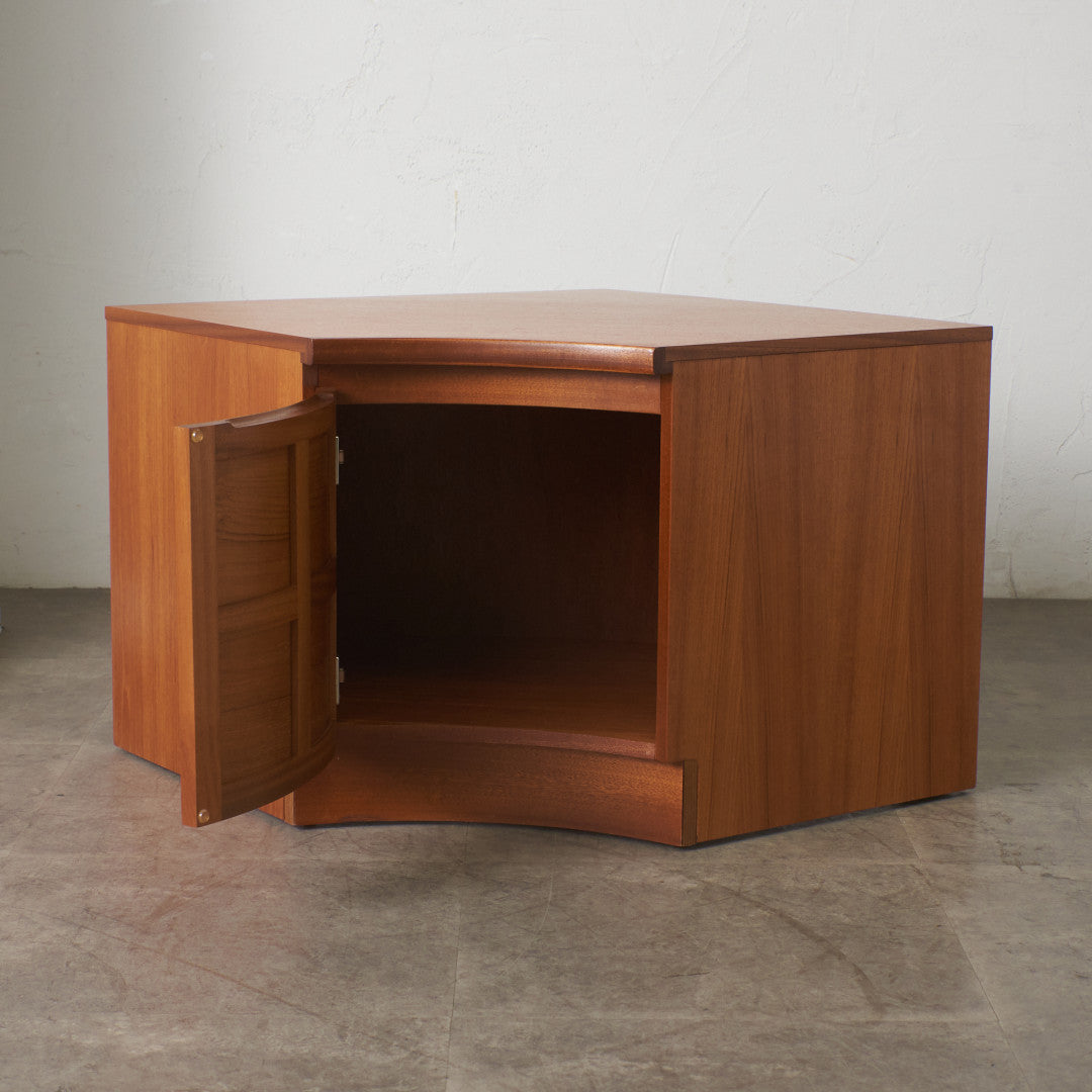 ヴィンテージ 凹型コーナーキャビネット