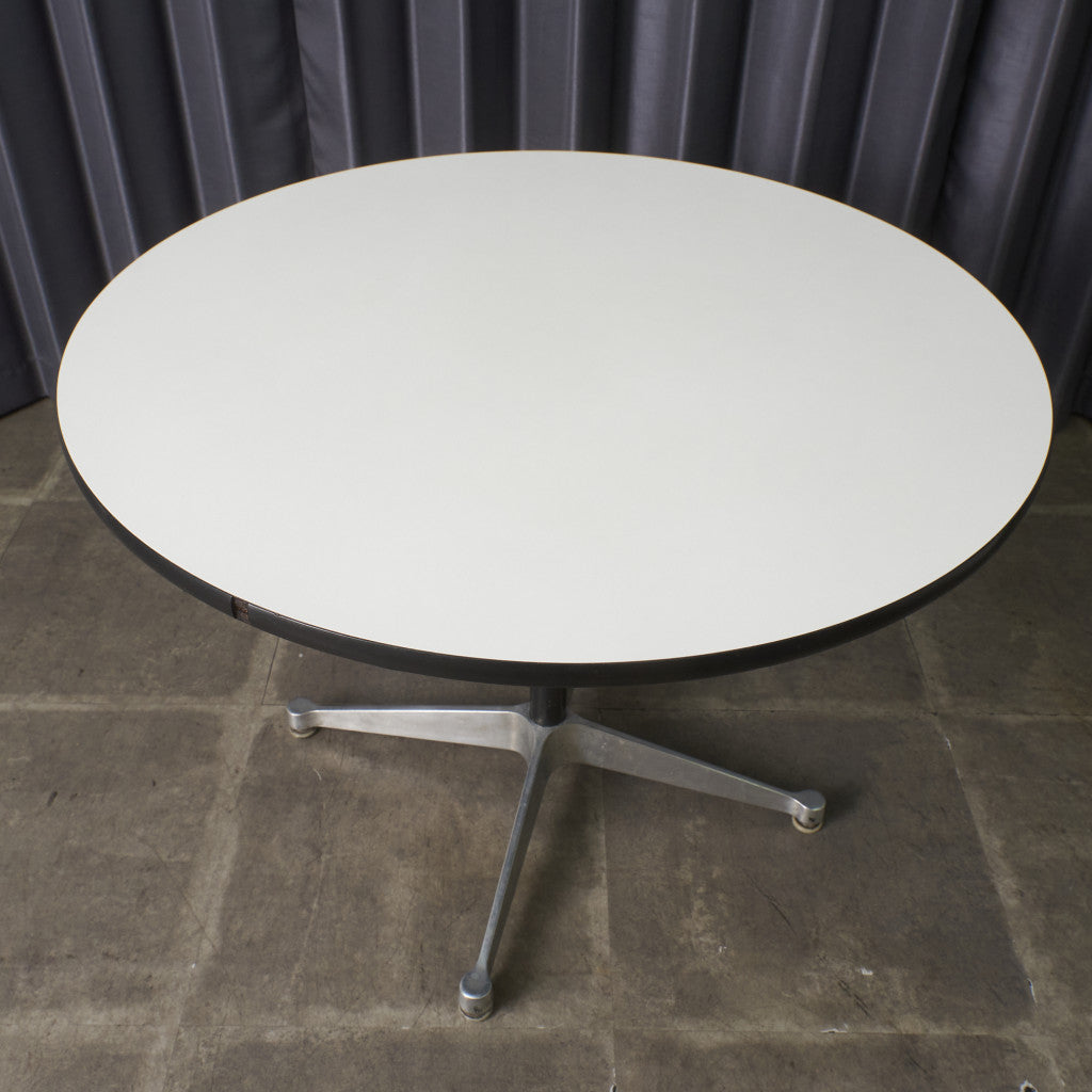 イームズ コントラクトベース ラウンドテーブル