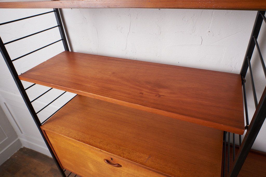 Ladderax ウォールユニット シェルフ｜ステイプルズ Staples ( Staples of Cricklewood )｜ロバート･ヒール robert heal