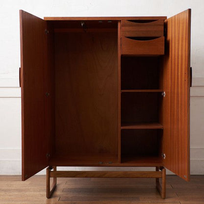 Quadrille ヴィンテージ ワードローブ (1780)