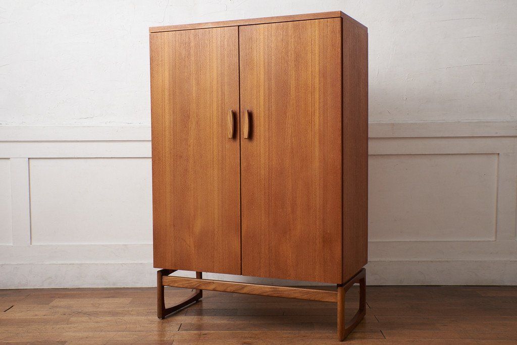 Quadrille ヴィンテージ ワードローブ (1780)