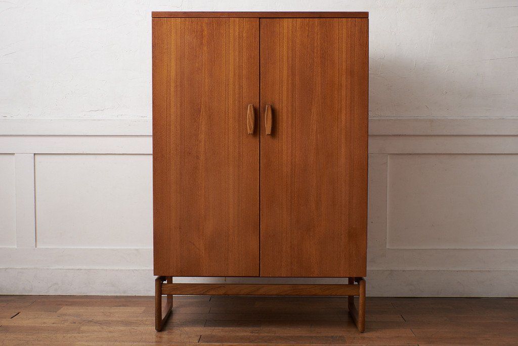 Quadrille ヴィンテージ ワードローブ (1780)