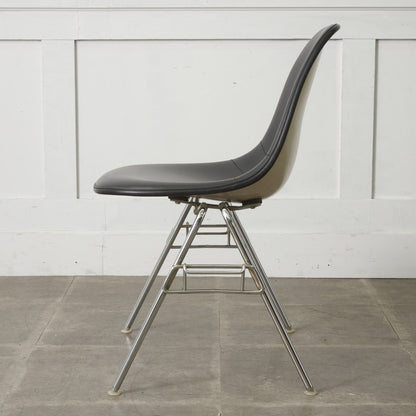 サイドシェルチェア スタッキングベース