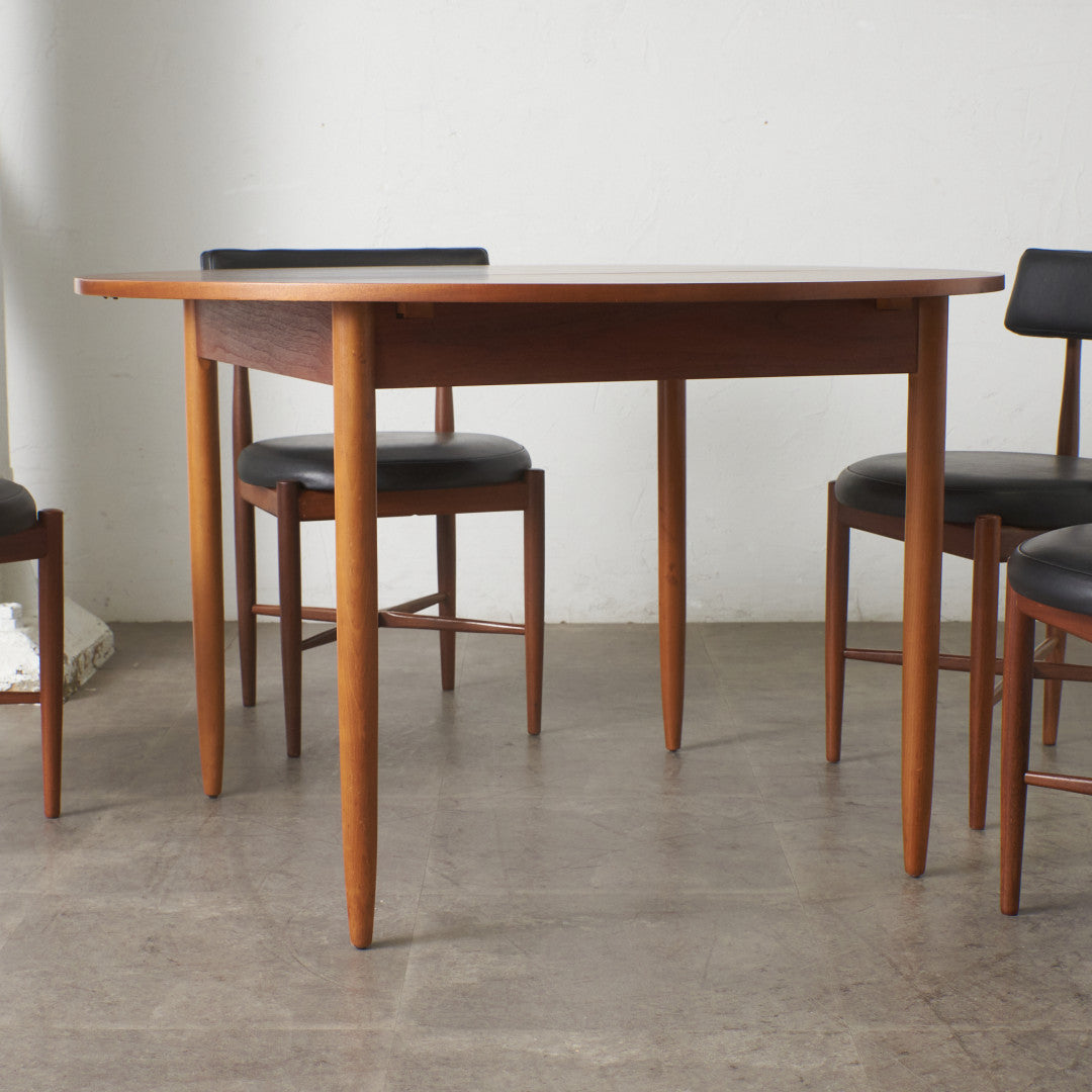 英国ヴィンテージ ラウンドダイニングテーブル