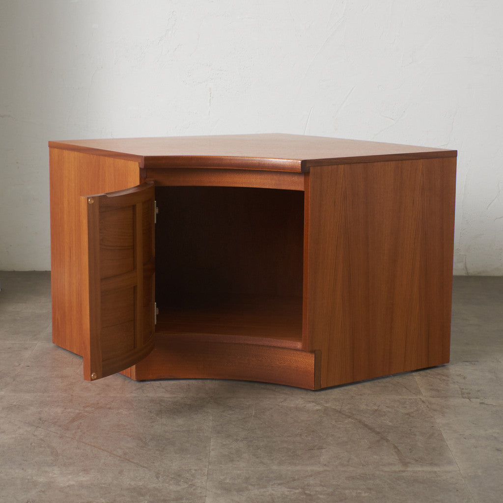 ヴィンテージ 凹型コーナーキャビネット