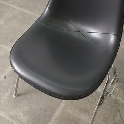 サイドシェルチェア スタッキングベース