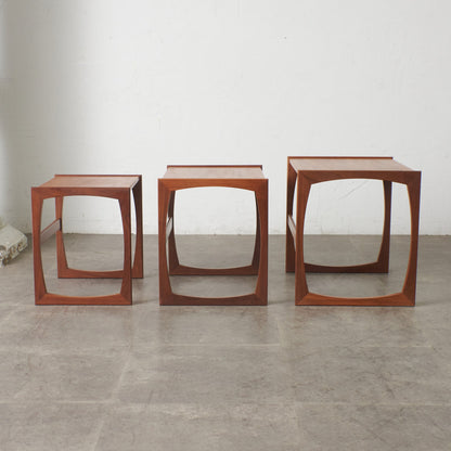 Quadrille ヴィンテージ ネストテーブル