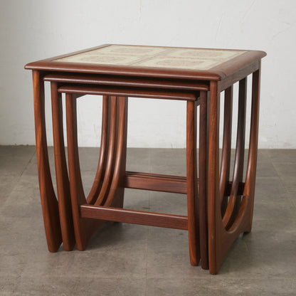 Astro セラミックタイルトップ ネストテーブル