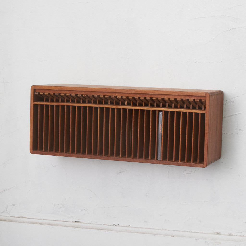 チーク材 壁掛けCDラック｜KALMAR Designs – rocca rocca