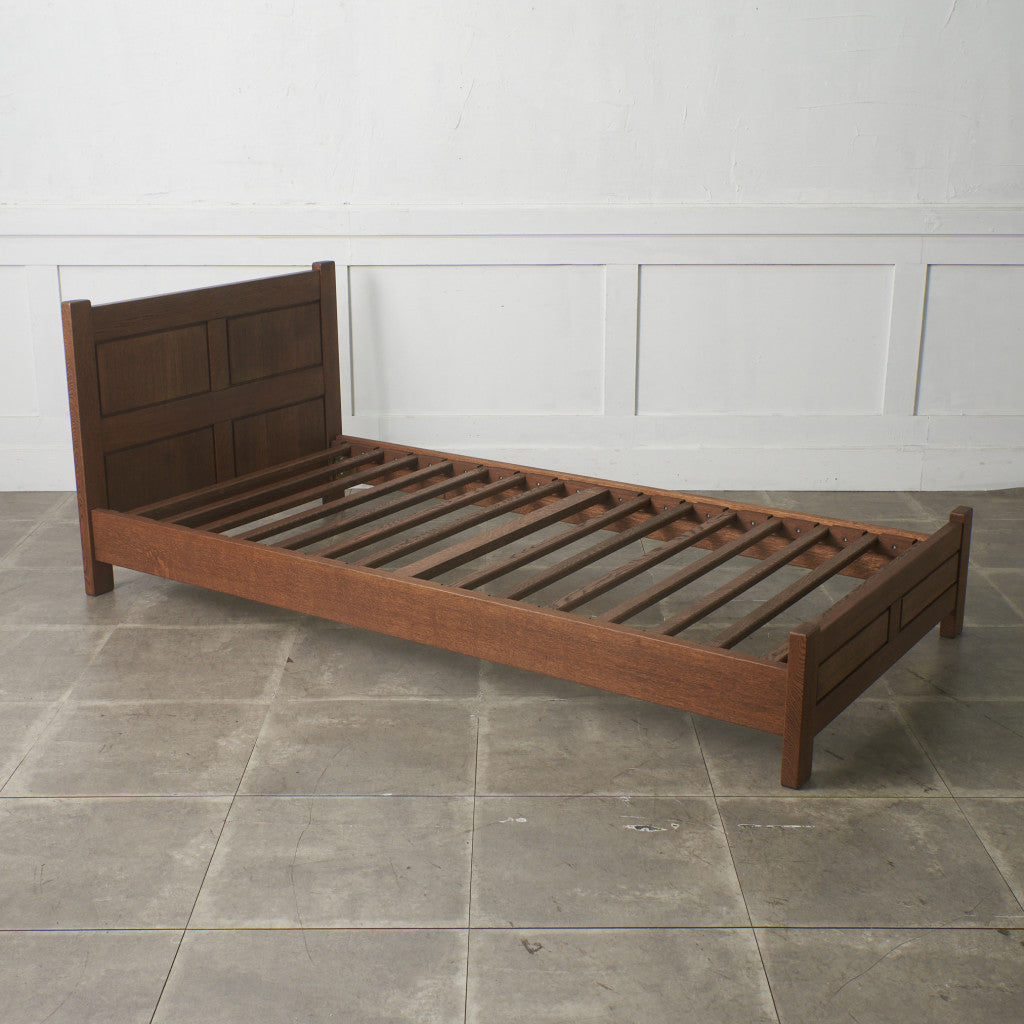 クラシック ベッドフレーム / シングルサイズ