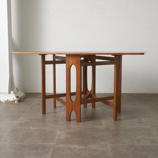 ドロップリーフゲートレッグテーブル