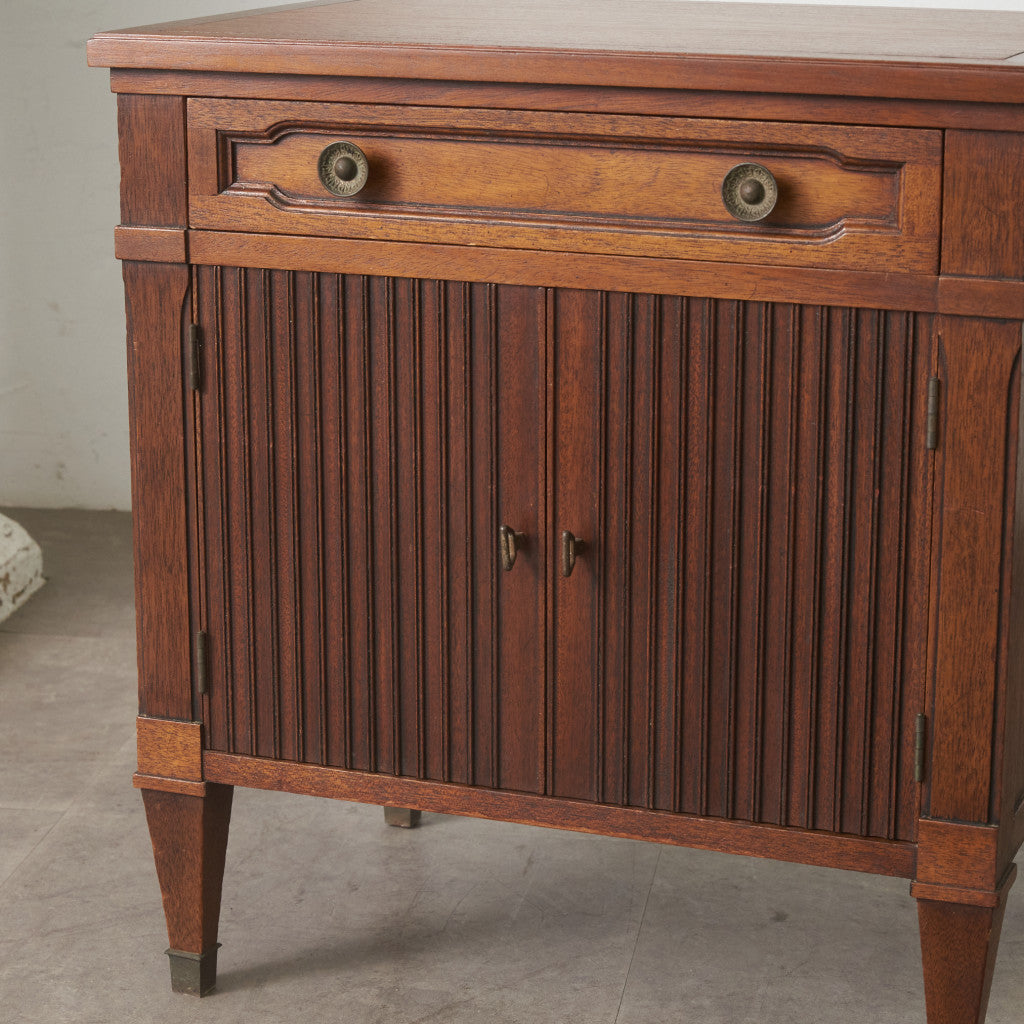 TRIUNE ナイトテーブル