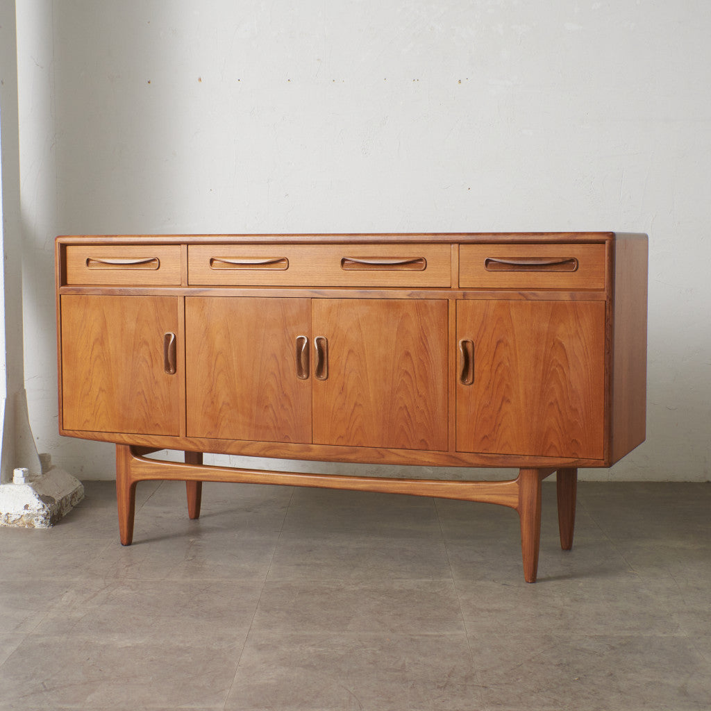 Fresco 脚付きサイドボード (4072)｜ジープラン G-PLAN｜ビクター