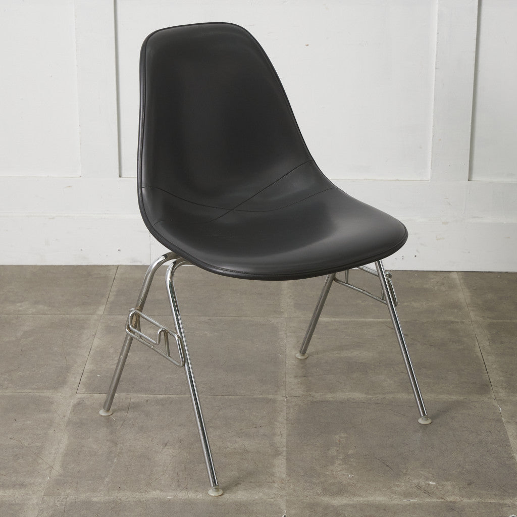 サイドシェルチェア スタッキングベース