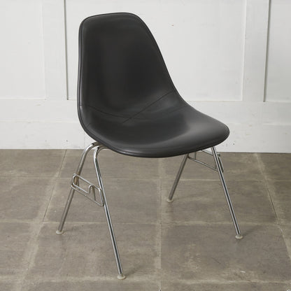 サイドシェルチェア スタッキングベース