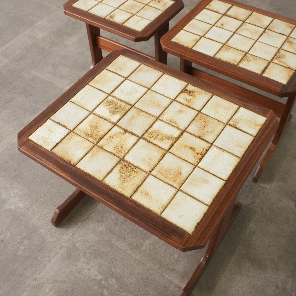 ヴィンテージ タイルトップ ネストテーブル (3585D)