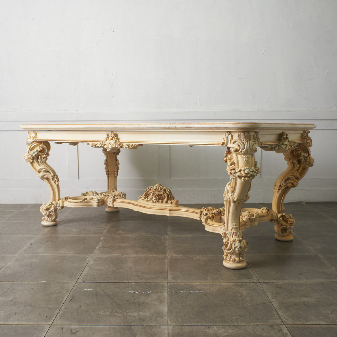 ダイニングテーブル