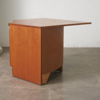 ヴィンテージ 凹型コーナーキャビネット