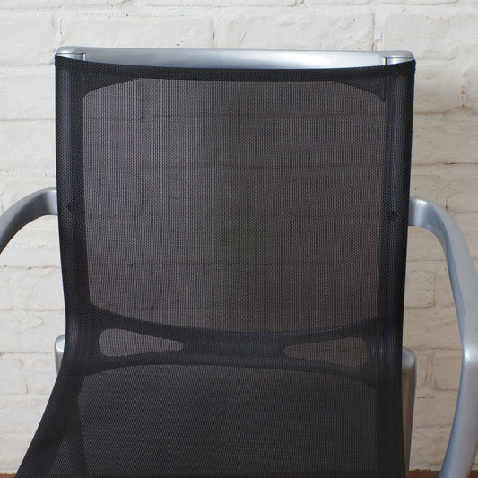 HIGH FRAME スタッキング アームチェア