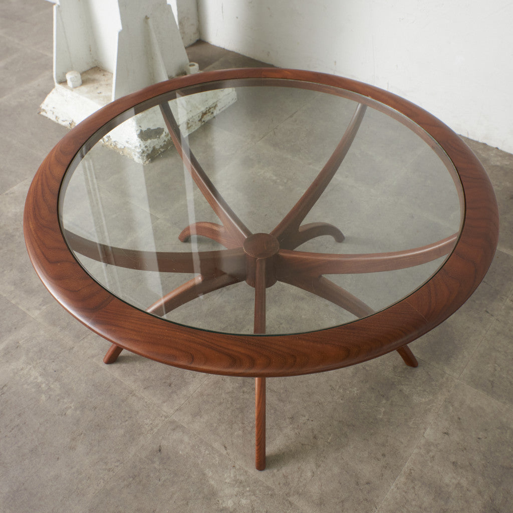 スパイダーコーヒーテーブル