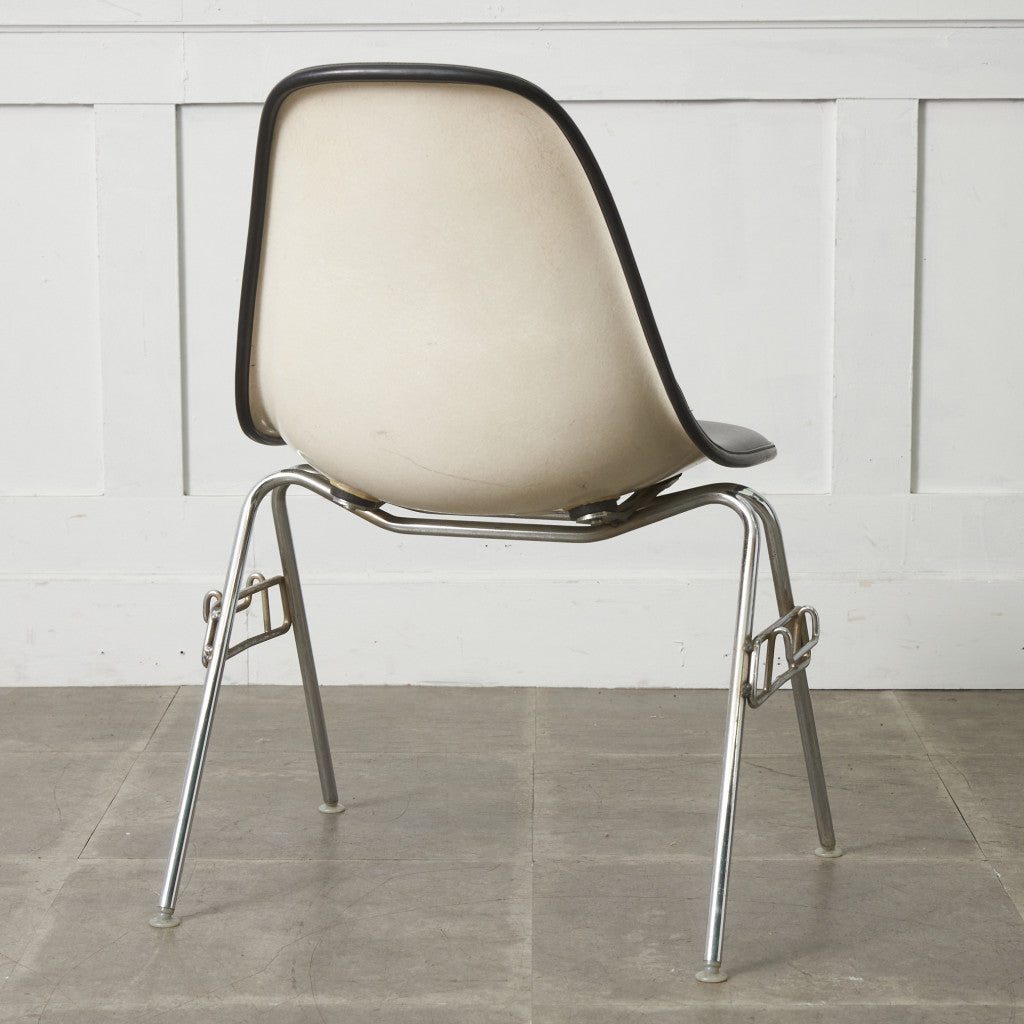 サイドシェルチェア スタッキングベース