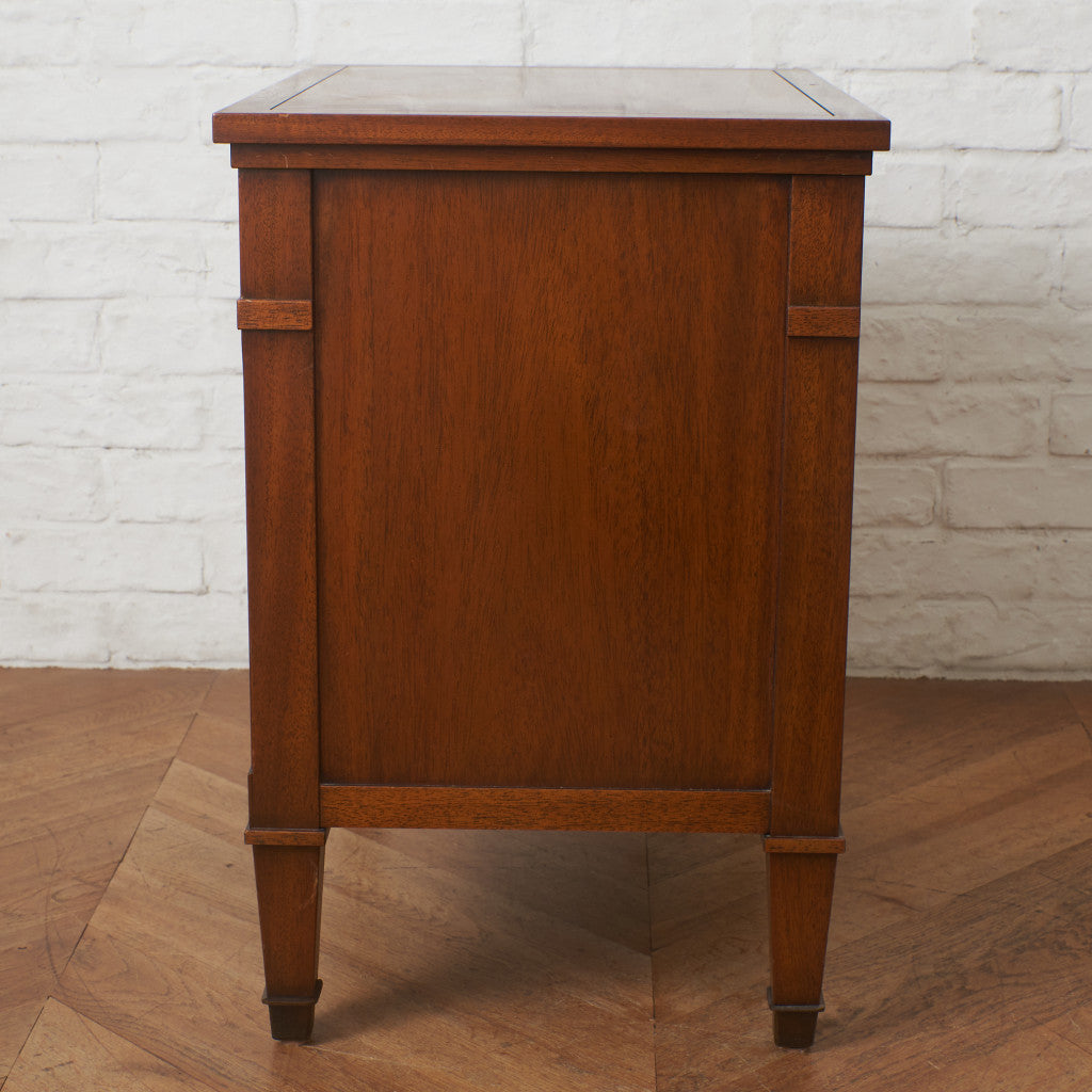 TRIUNE ナイトテーブル – rocca rocca