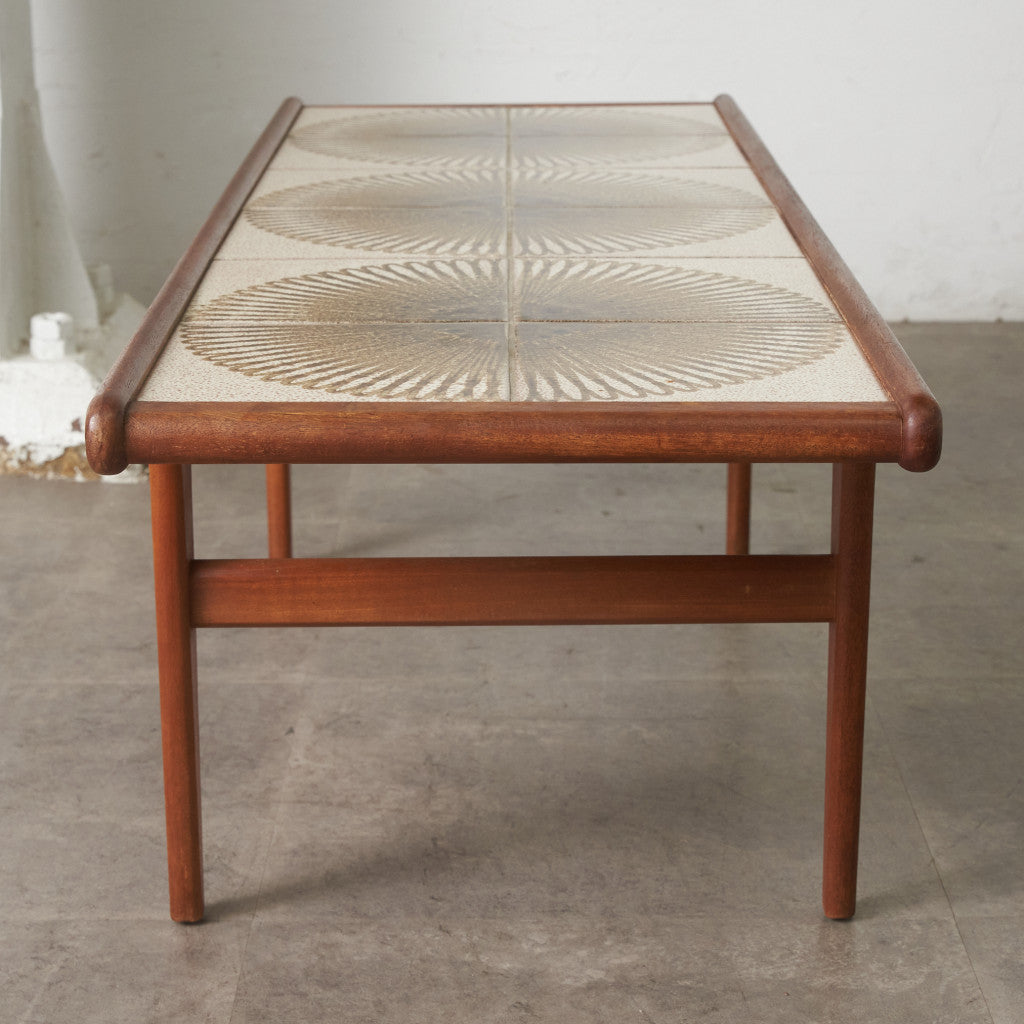 タイルトップ コーヒーテーブル