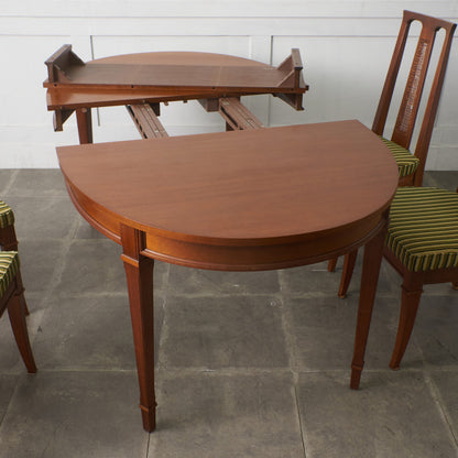 TRIUNE 伸長式 ダイニングテーブル