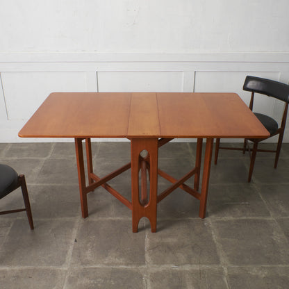 ドロップリーフゲートレッグテーブル