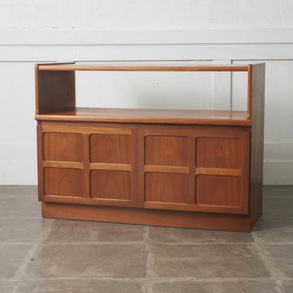 十字扉 ヴィンテージ キャビネット