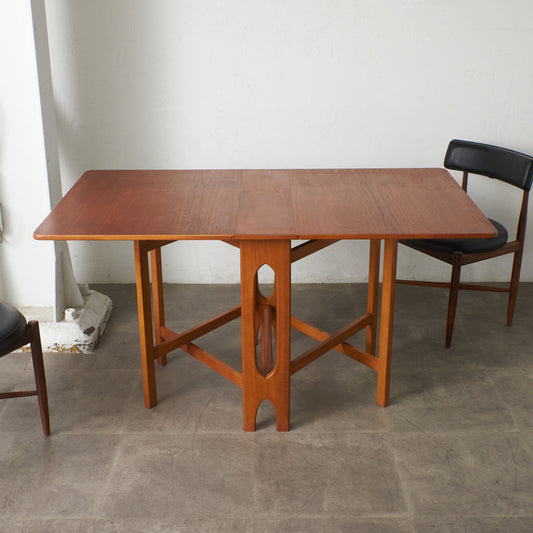 ドロップリーフゲートレッグテーブル