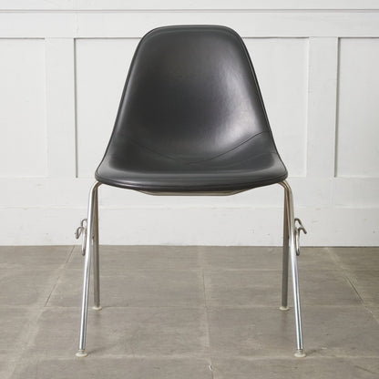 サイドシェルチェア スタッキングベース