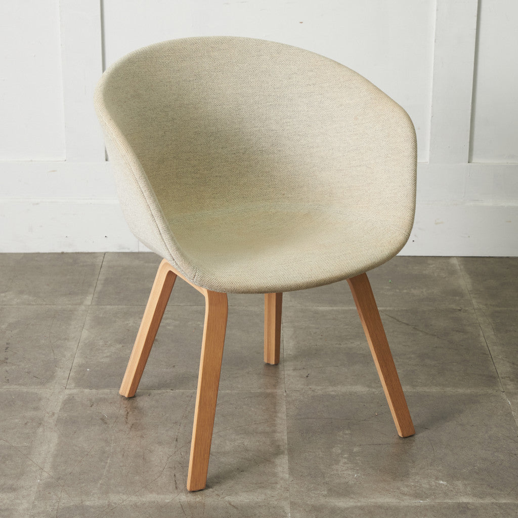 ABOUT A CHAIR アバウト ア チェア