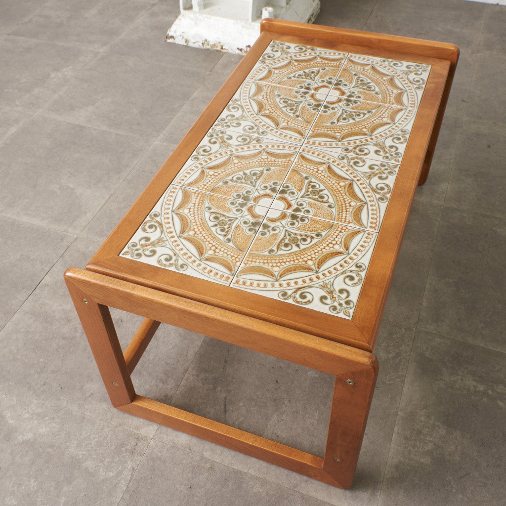 英国ヴィンテージ タイルトップ コーヒーテーブル – rocca rocca