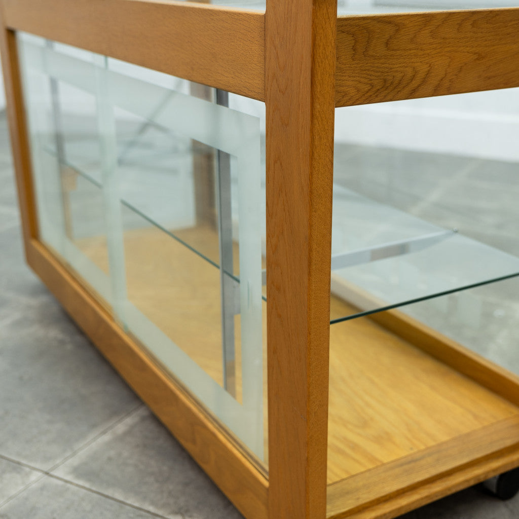 キャスター付きショーケース