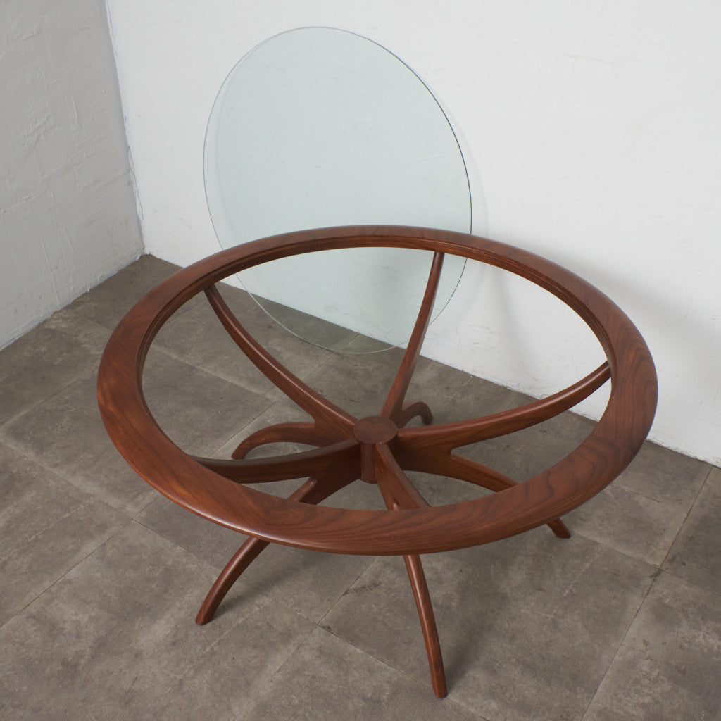 スパイダーコーヒーテーブル