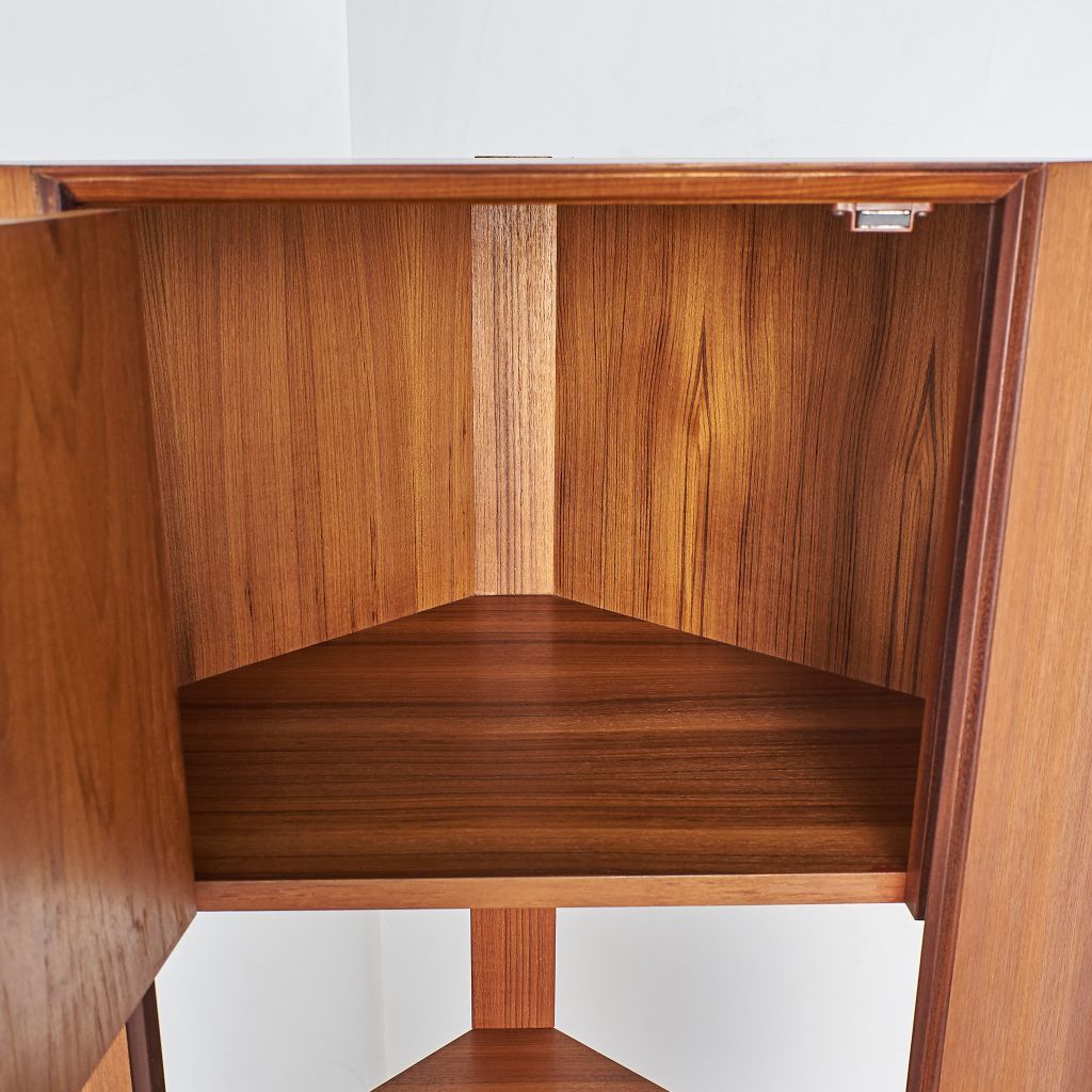 Form FIVE ウォールユニット  凹型コーナーキャビネット