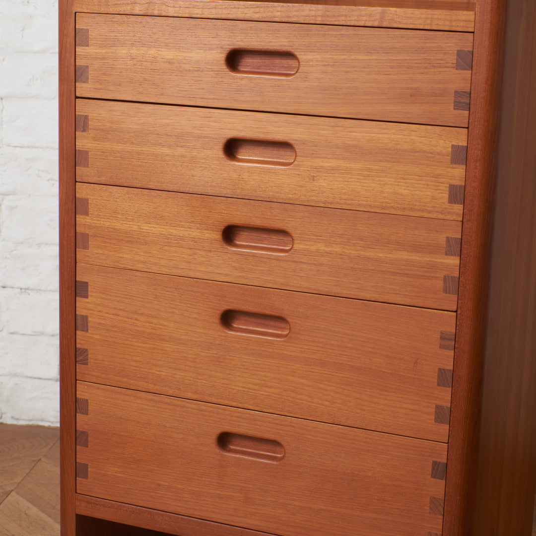 デンマークヴィンテージ チーク無垢材 ハイチェスト｜ニールス・バッハ