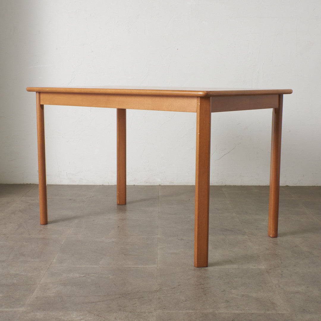 ヴィンテージ タイルトップ ダイニングテーブル