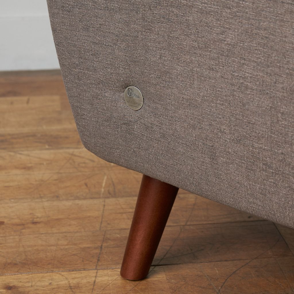 The Sixty Three 2シーターソファ