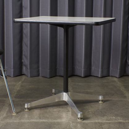 イームズ コントラクトベース テーブル