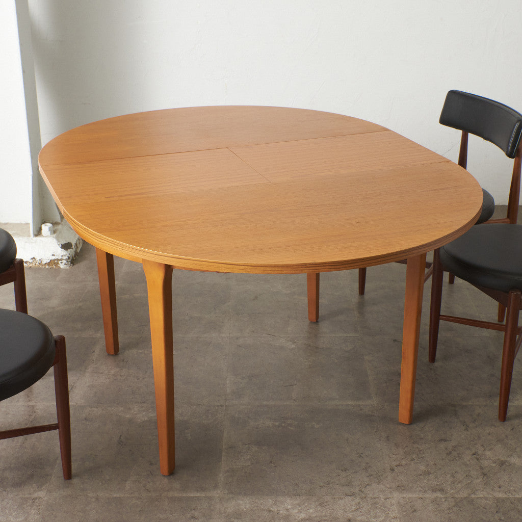 英国ヴィンテージ ラウンドダイニングテーブル