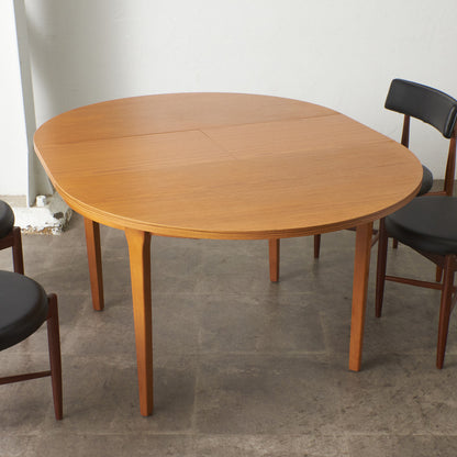 英国ヴィンテージ ラウンドダイニングテーブル