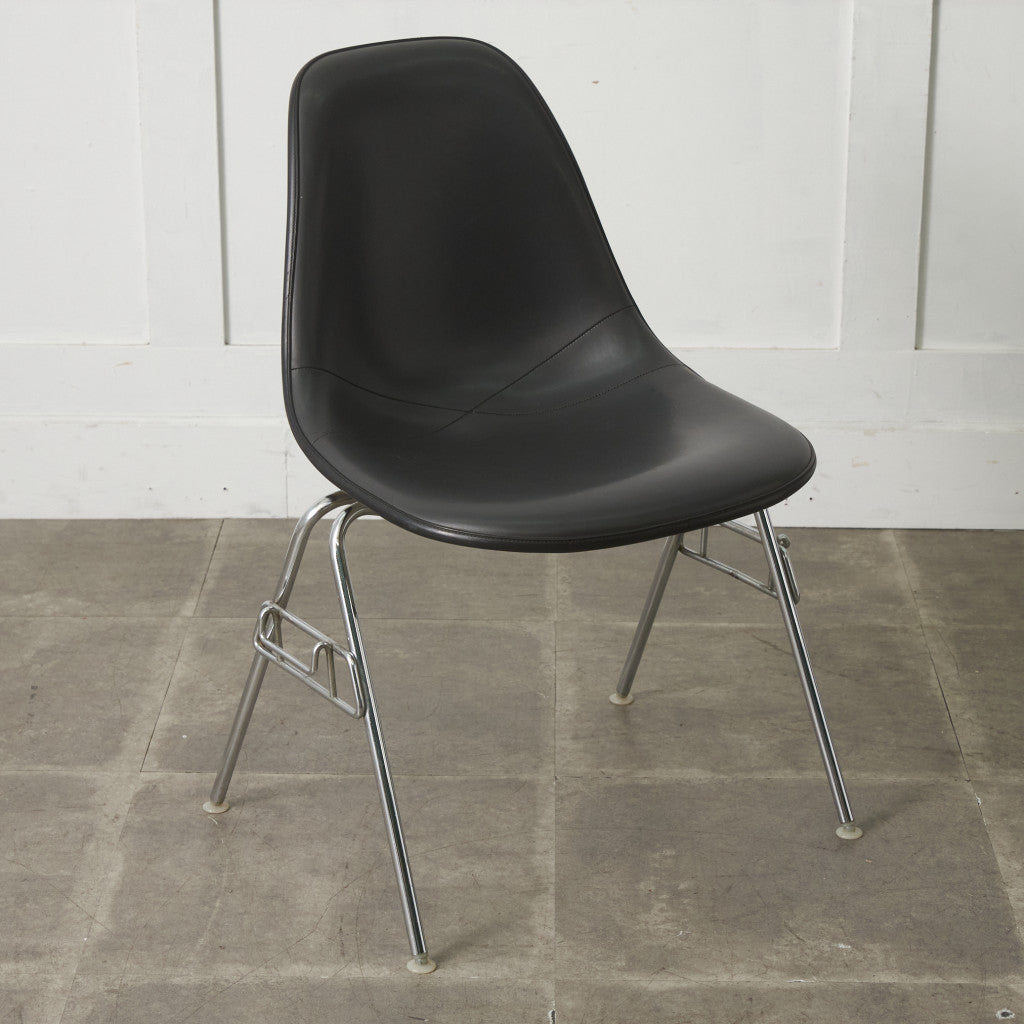 サイドシェルチェア スタッキングベース