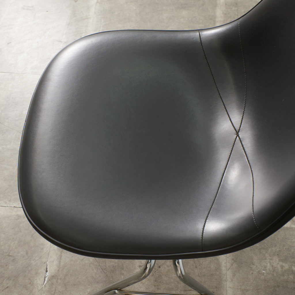 サイドシェルチェア スタッキングベース