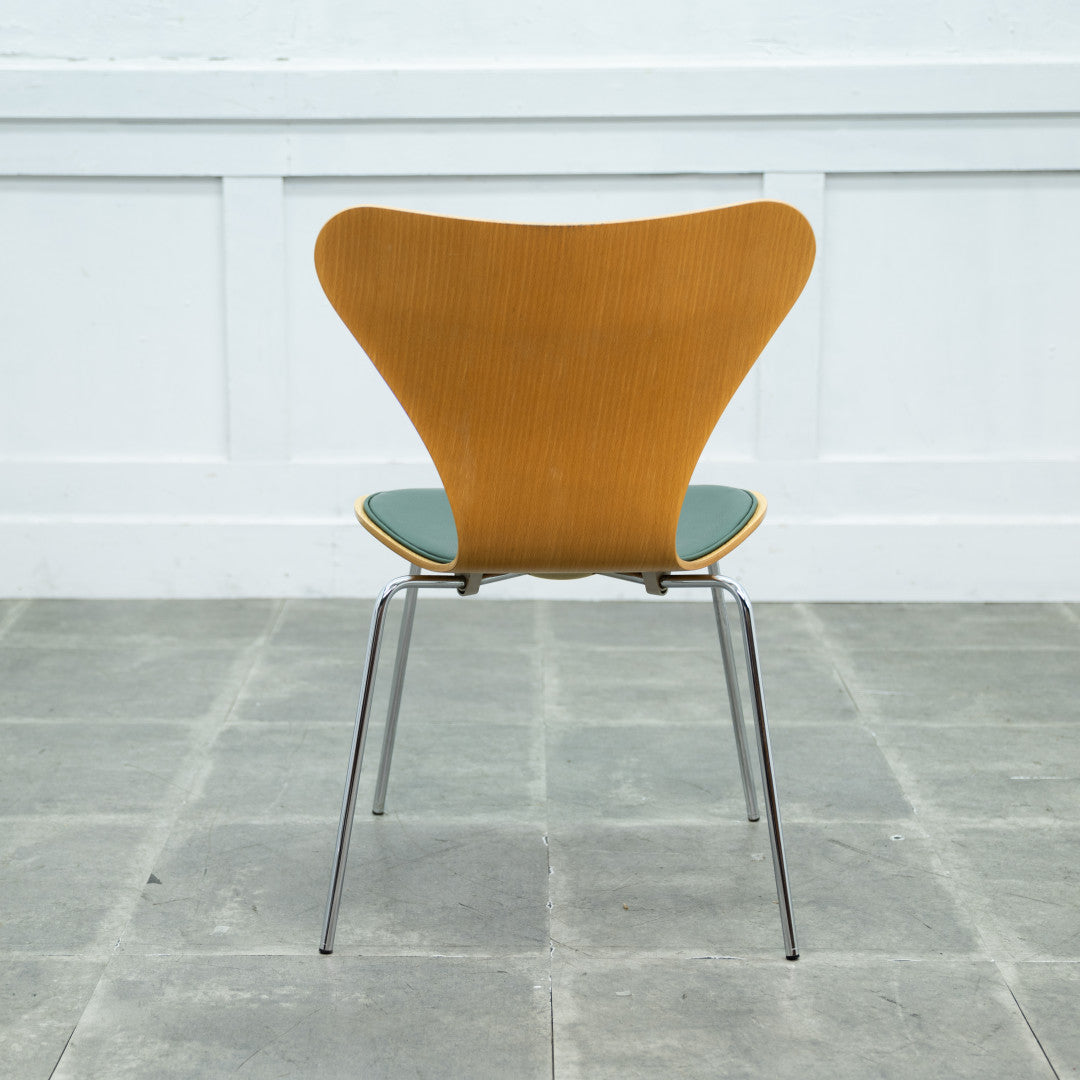 セブンチェア / フロントパディング