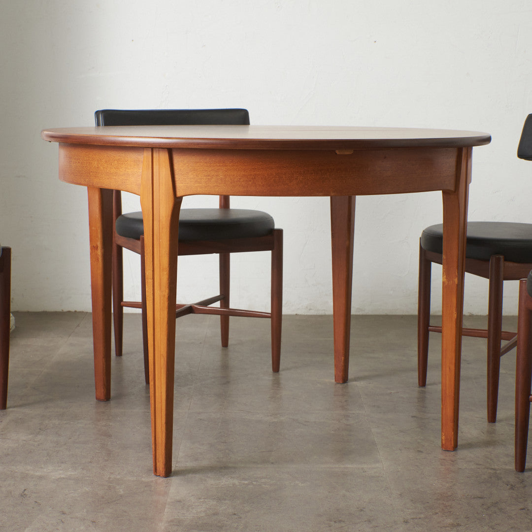 英国ヴィンテージ ラウンドダイニングテーブル