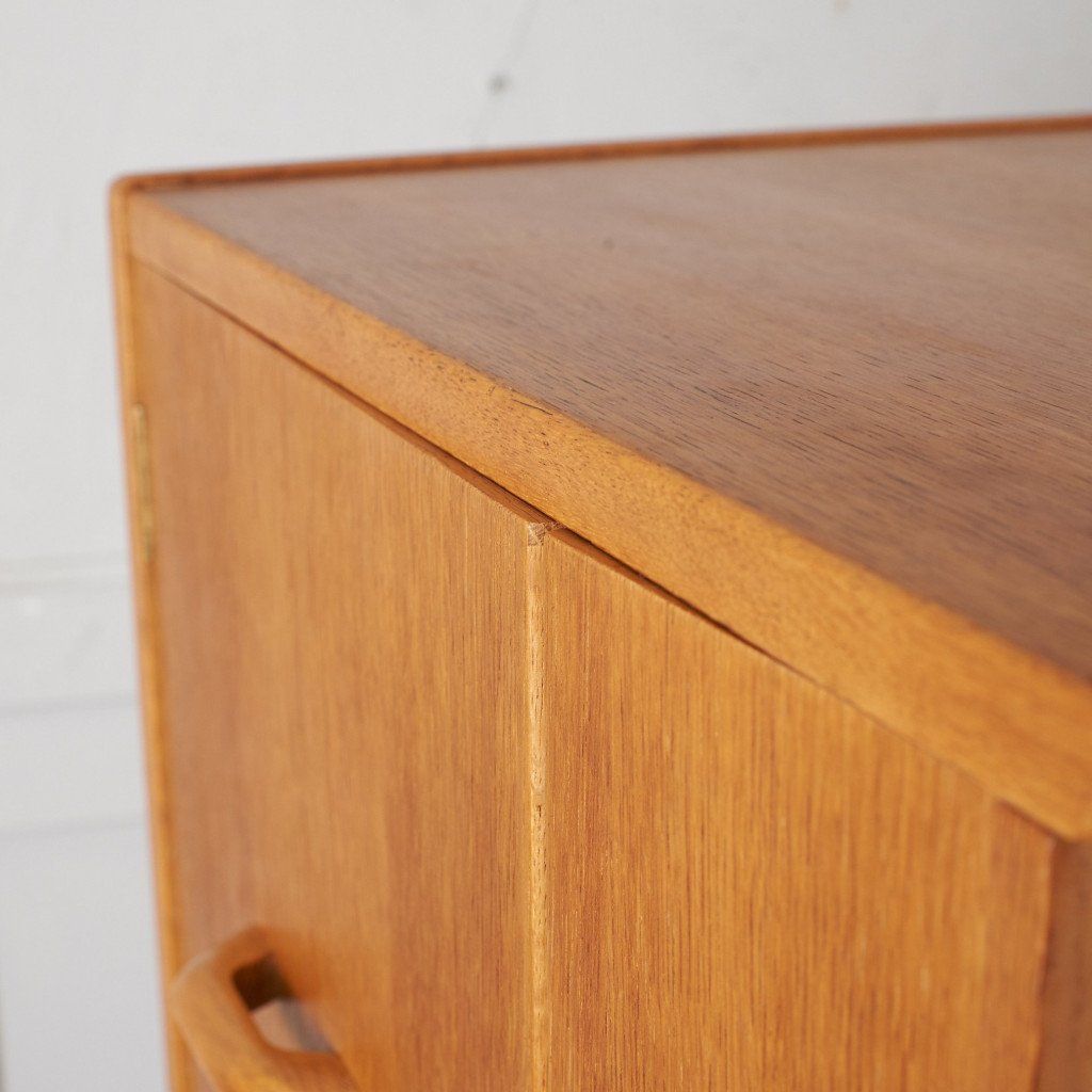 Chinese white トールボーイ ワードローブ (B937)  / 初期ゴールドラベル