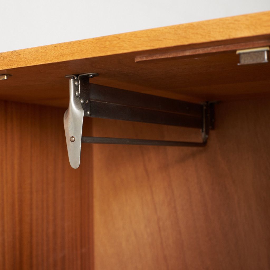 Chinese white トールボーイ ワードローブ (B937)  / 初期ゴールドラベル